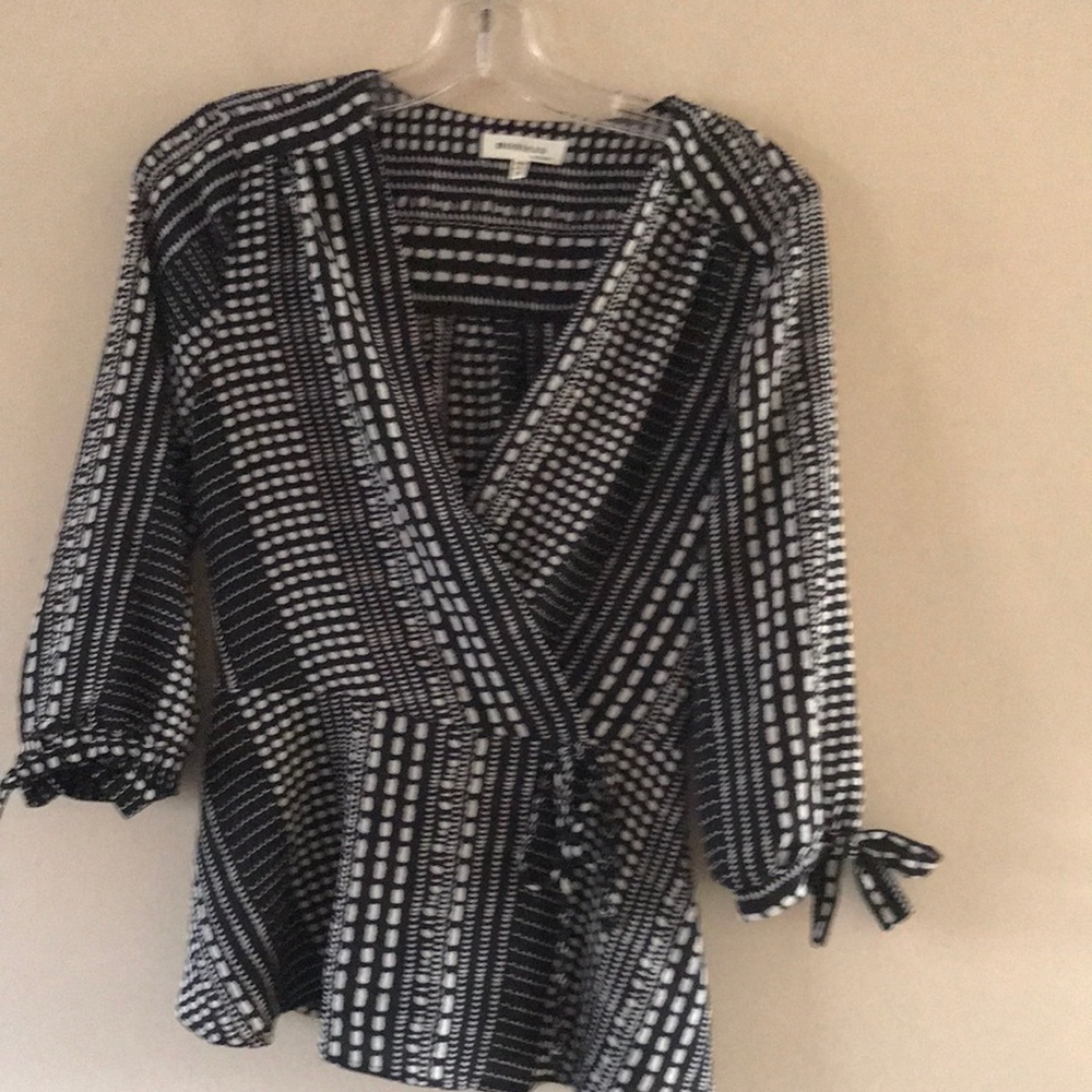 Monteau Los Angeles Black & White Top- Size Medium